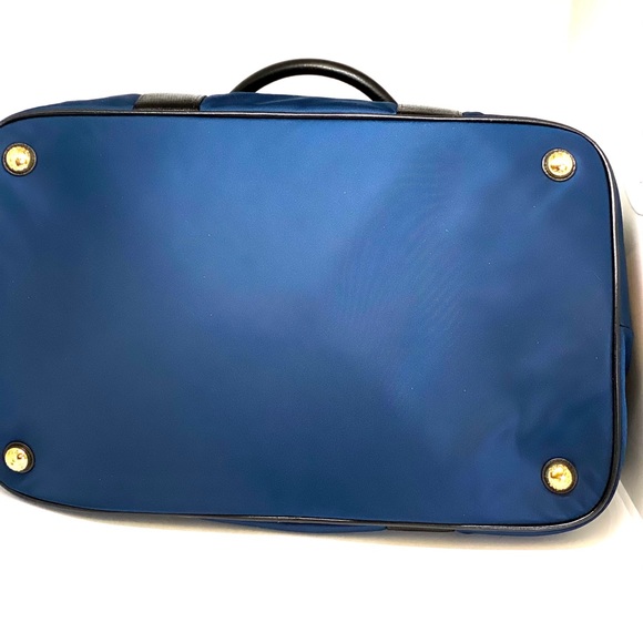 MICHAEL KORS NYLON DUFFLE WEEKENDER BAG - Picture 7 of 12